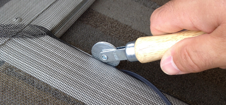 metal screen door repair in Lamont